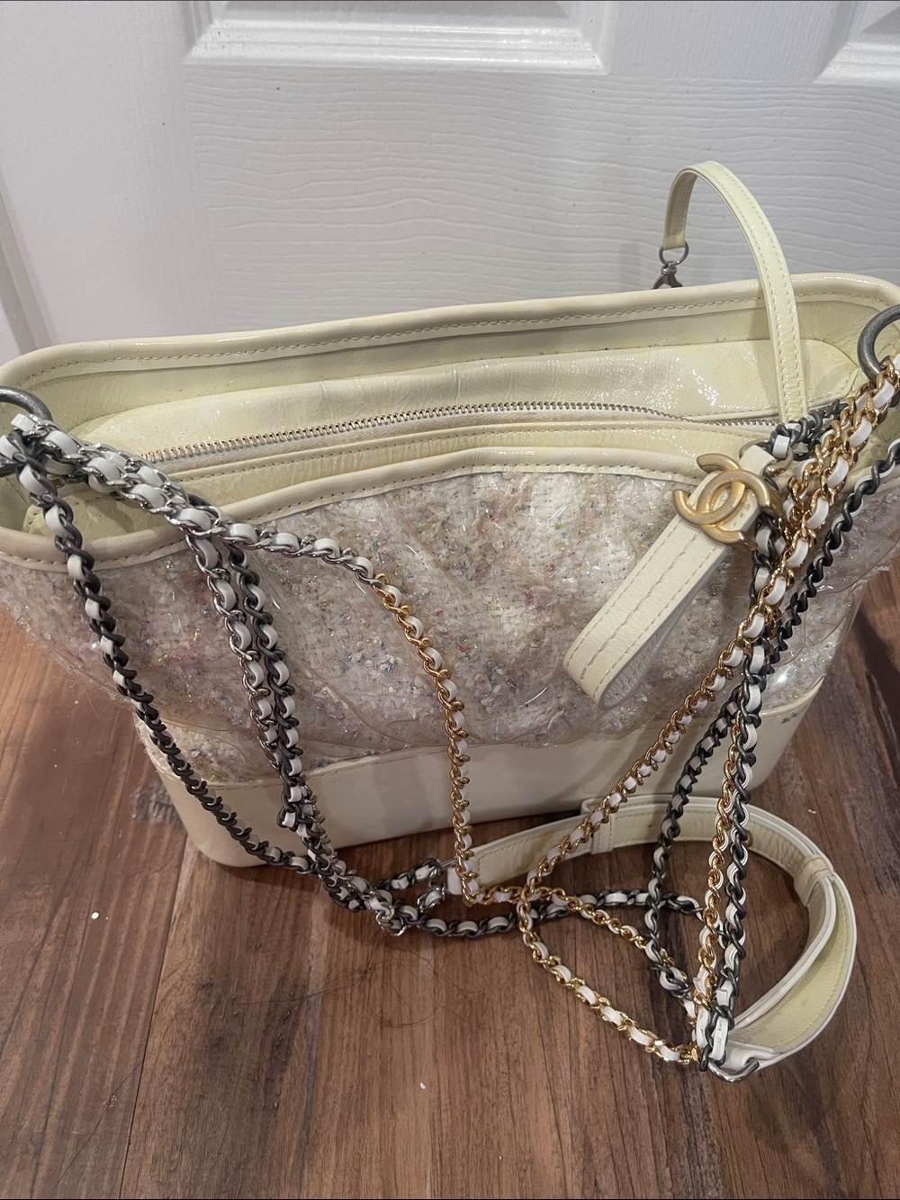 CHANEL Cream Tweed & Leather Shoulder Bag with Mixed Metal Chain Straps